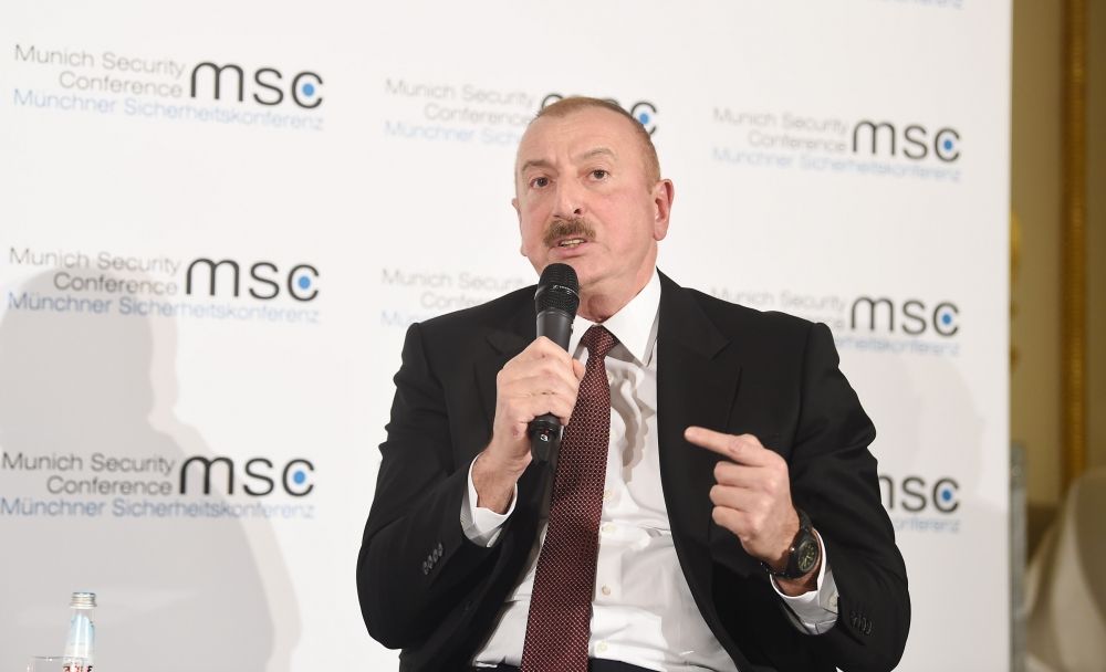 Prezident İlham Əliyev: Status məsələsi Azərbaycanın ərazi bütövlüyü ilə qarışdırılmamalıdır