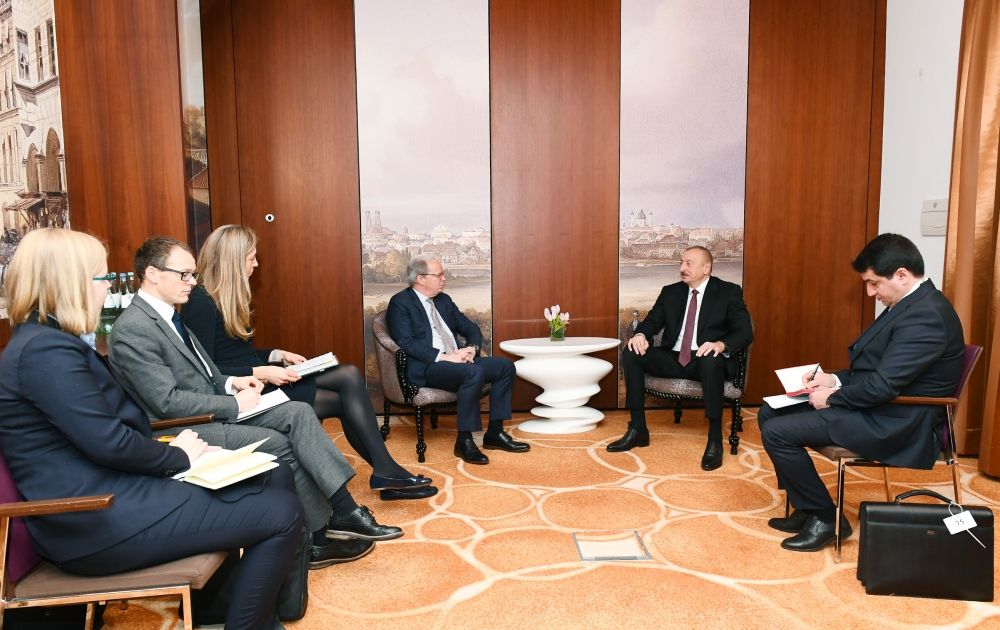 Prezident İlham Əliyev Münxendə Dünya Bankının icraçı direktoru ilə görüşüb (FOTO) (YENİLƏNİB)