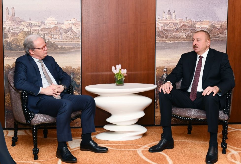 Prezident İlham Əliyev Münxendə Dünya Bankının icraçı direktoru ilə görüşüb (FOTO) (YENİLƏNİB)
