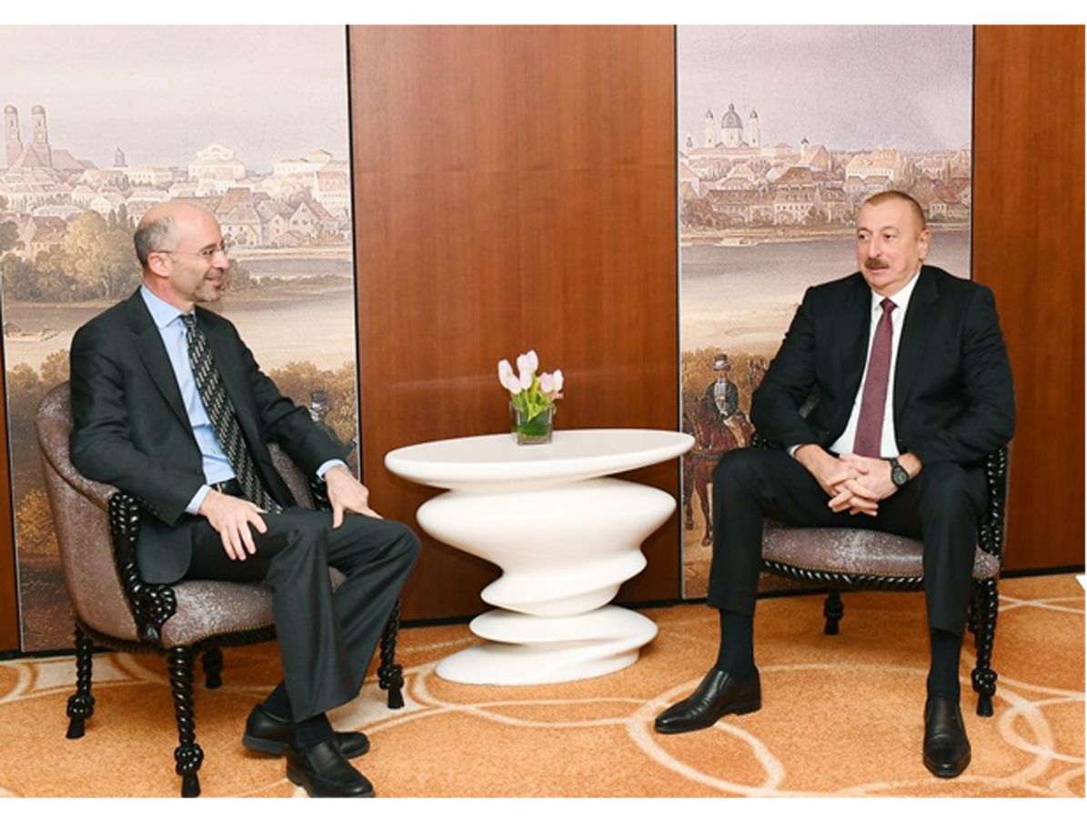 Prezident İlham Əliyev Münxendə Beynəlxalq Böhran Qrupunun prezidenti və baş icraçı direktoru ilə görüşüb (FOTO) (YENİLƏNİB)