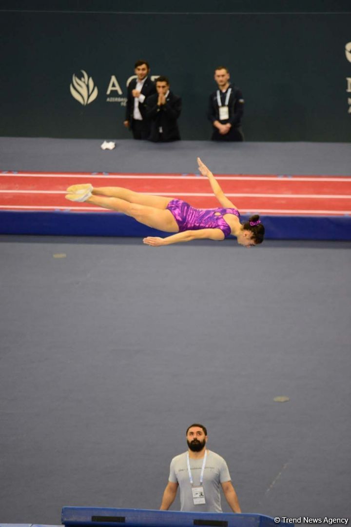Azərbaycan gimnastı Selcan Maqsudova Dünya Kubokunda öz proqramını təqdim edib (FOTO)