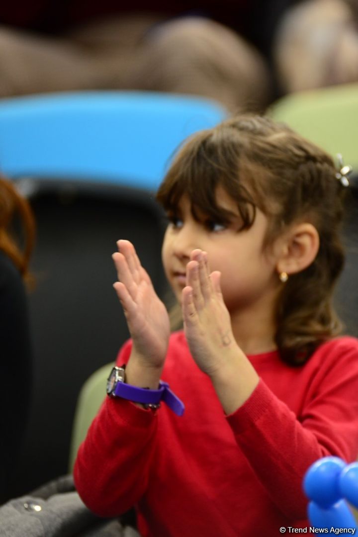 Bakıda batut gimnastikası və tamblinq üzrə Dünya Kubokunda yarışların ikinci günü başlayıb (FOTO)