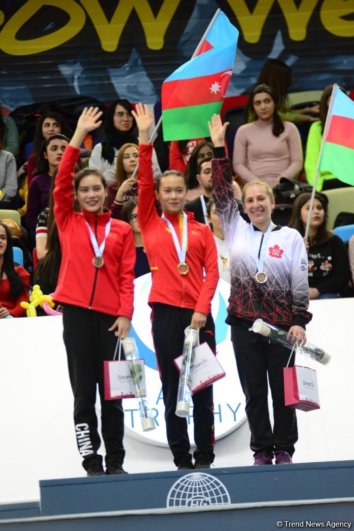 Batut gimnastikasında fərdi proqramda qaliblər və mükafatçıların mükafatlandırma mərasimi olub (FOTO)