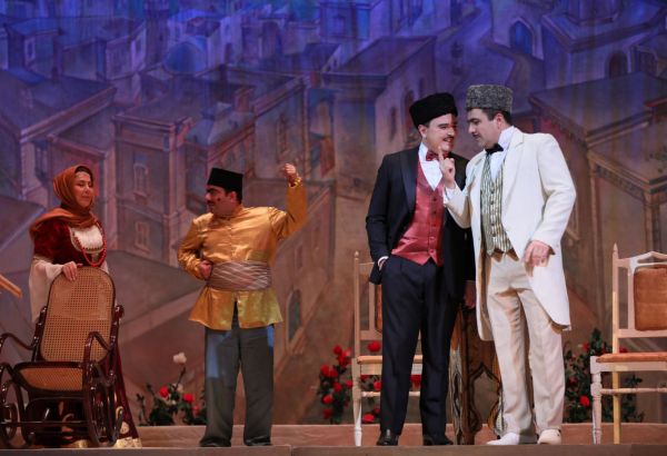 “Arşın mal alan” operettası anşlaqla keçib (FOTO/VİDEO)