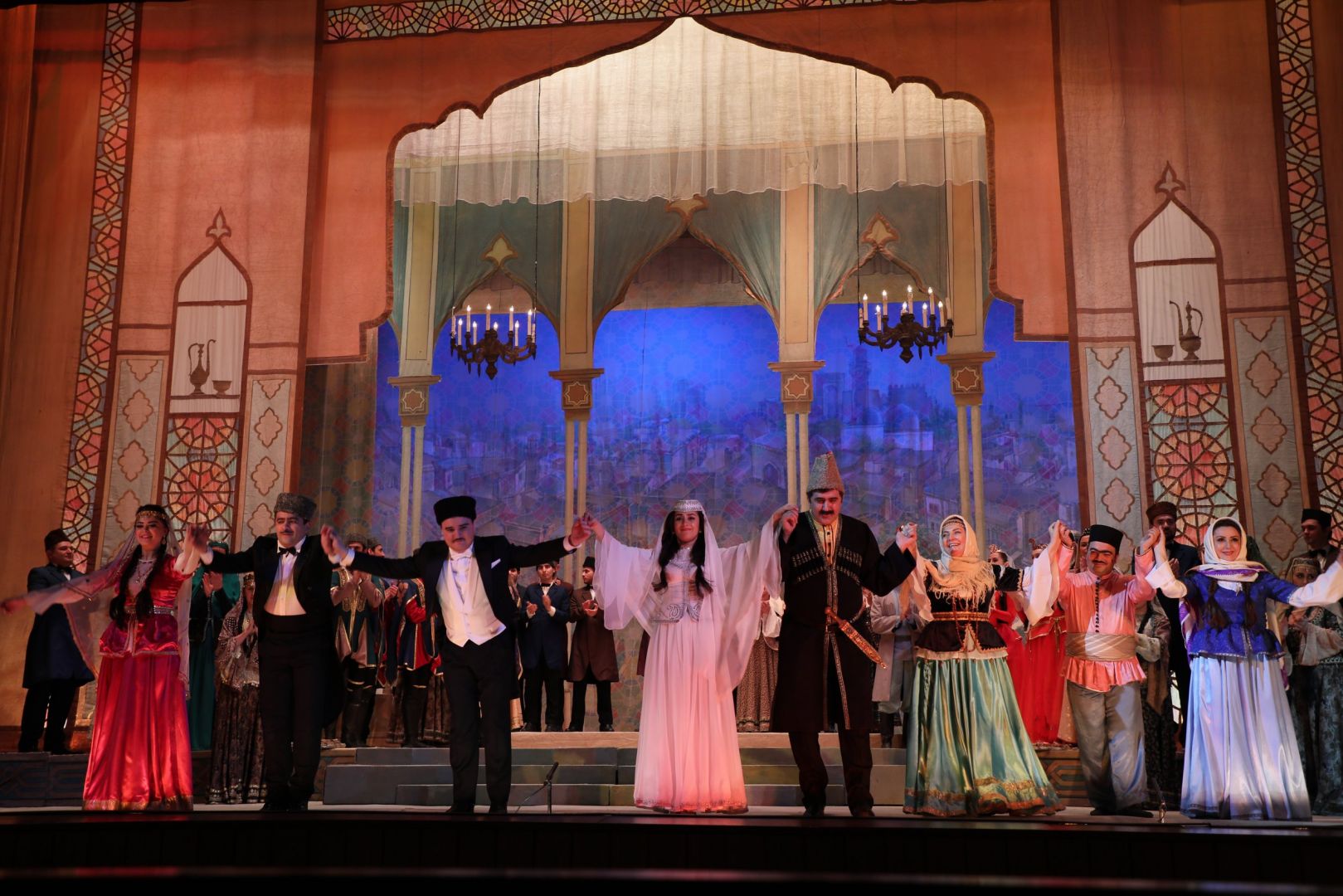 “Arşın mal alan” operettası anşlaqla keçib (FOTO/VİDEO)