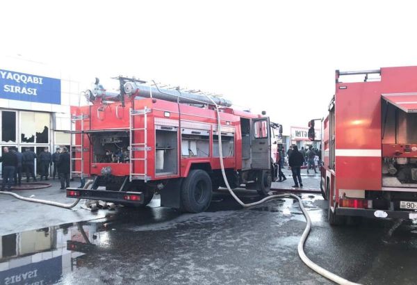 "Sədərək" Ticarət Mərkəzində yanğın söndürülüb: 22 mağaza tam yanıb - RƏSMİ