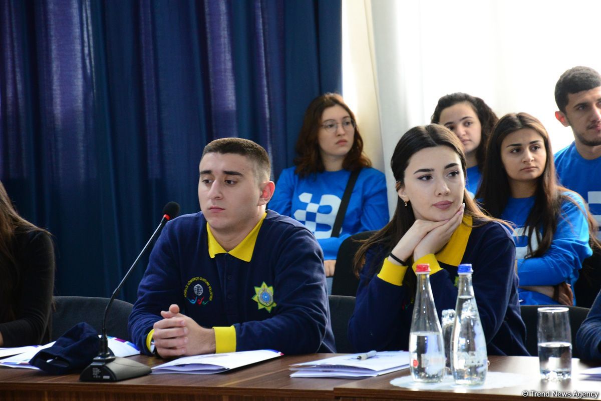 Xəzəryanı dövlətlərin könüllü fəaliyyətinin təcrübələri müzakirə edilir (FOTO)