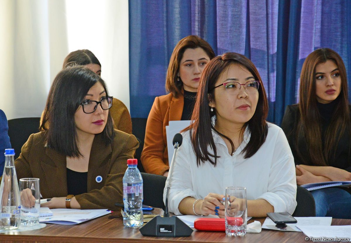 Xəzəryanı dövlətlərin könüllü fəaliyyətinin təcrübələri müzakirə edilir (FOTO)