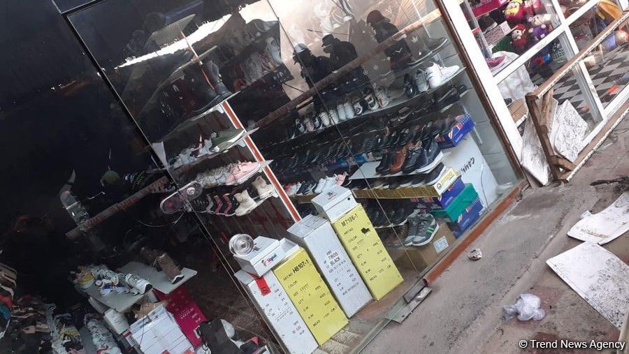 "Sədərək" Ticarət Mərkəzində yanğın məhdudlaşdırılıb - RƏSMİ (FOTO/VİDEO)