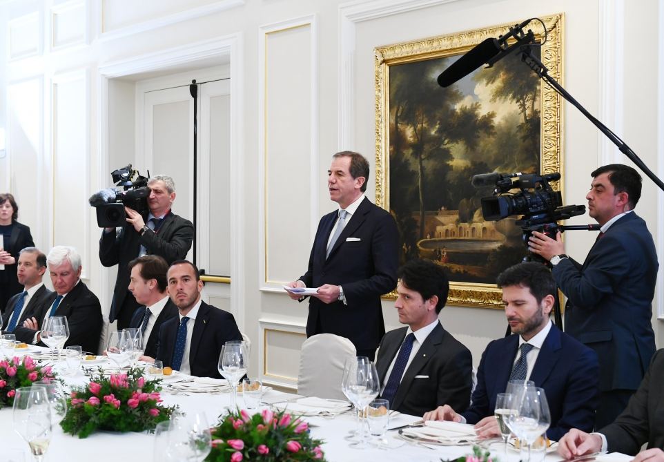 Prezident İlham Əliyev İtaliyanın ən iri şirkətlərinin rəhbərləri ilə birgə işçi nahar edib (FOTO) (YENİLƏNİB)