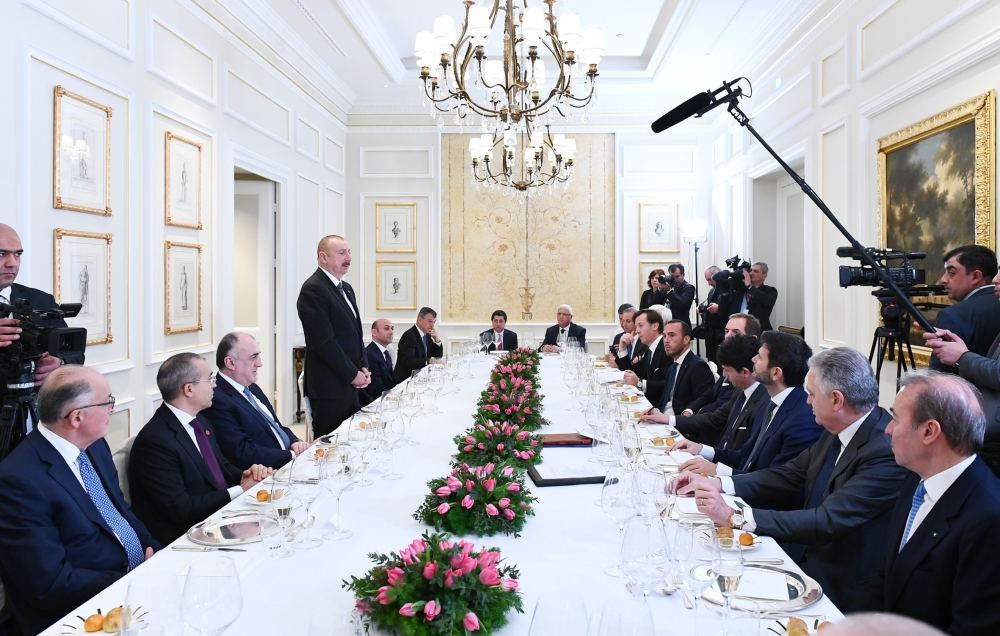 Prezident İlham Əliyev İtaliyanın ən iri şirkətlərinin rəhbərləri ilə birgə işçi nahar edib (FOTO) (YENİLƏNİB)