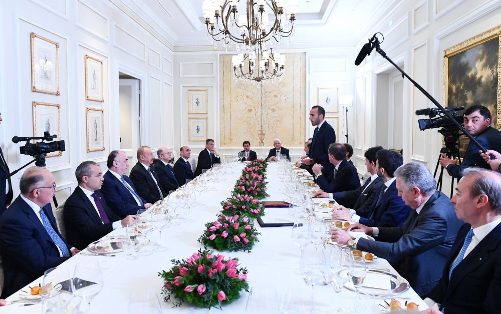 Prezident İlham Əliyev İtaliyanın ən iri şirkətlərinin rəhbərləri ilə birgə işçi nahar edib (FOTO) (YENİLƏNİB)