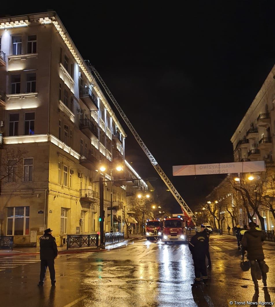 Bakıda yaşayış binasında yanğın söndürülüb (FOTO) (ƏLAVƏ OLUNUB-2)
