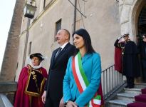 Prezident İlham Əliyev Roma şəhərinin meri ilə görüşüb (FOTO)