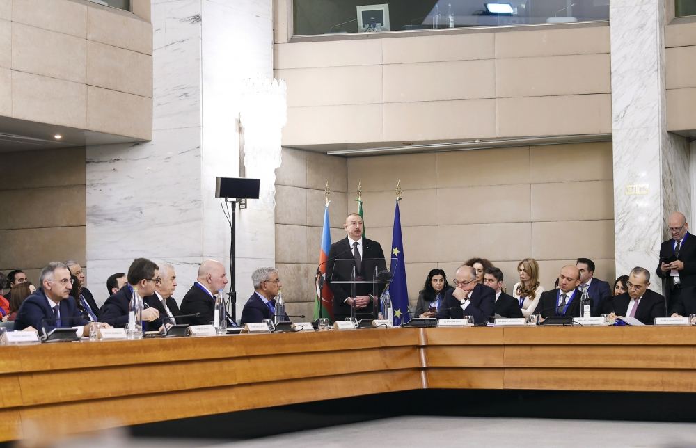 Prezident İlham Əliyev Romada Azərbaycan-İtaliya biznes forumunda iştirak edib (FOTO) (YENİLƏNİB)