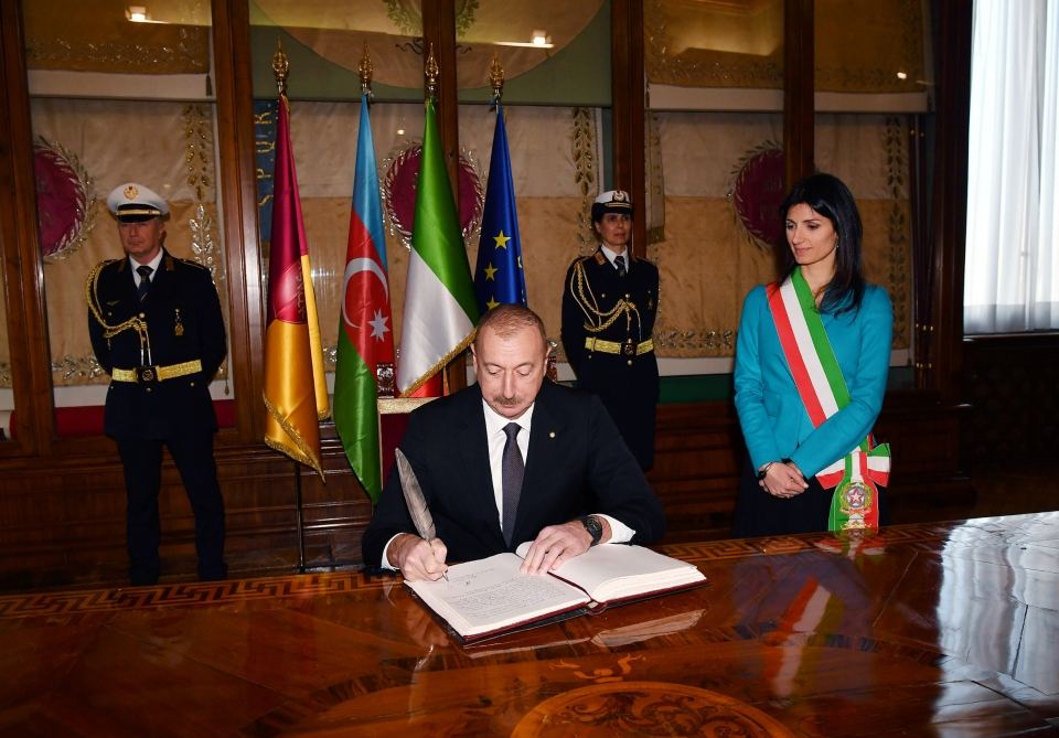 Prezident İlham Əliyev Roma şəhərinin meri ilə görüşüb (FOTO)