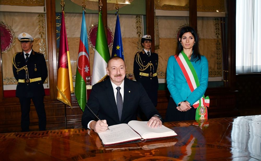 Prezident İlham Əliyev Roma şəhərinin meri ilə görüşüb (FOTO)