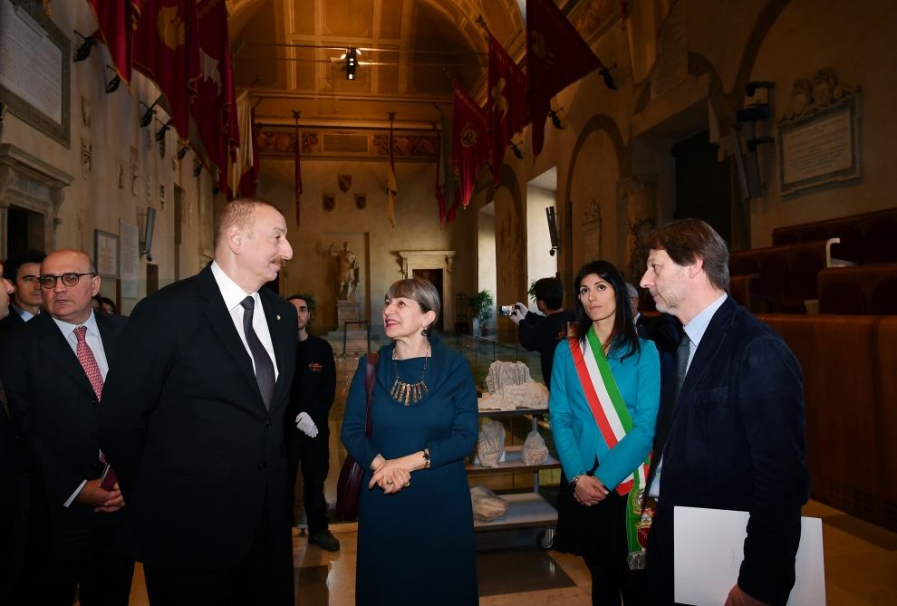 Prezident İlham Əliyev Roma şəhərinin meri ilə görüşüb (FOTO)