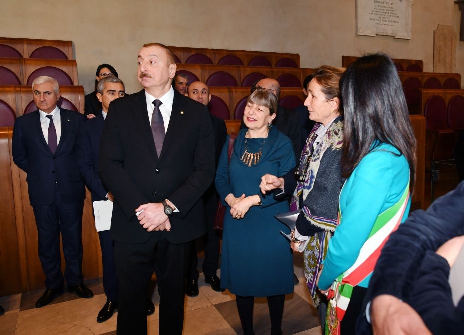 Prezident İlham Əliyev Roma şəhərinin meri ilə görüşüb (FOTO)