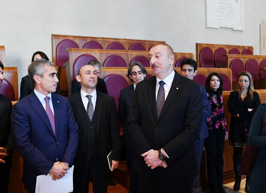 Prezident İlham Əliyev Roma şəhərinin meri ilə görüşüb (FOTO)