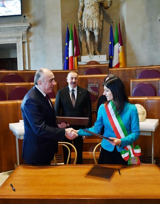 Prezident İlham Əliyev Roma şəhərinin meri ilə görüşüb (FOTO)