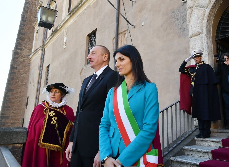 Prezident İlham Əliyev Roma şəhərinin meri ilə görüşüb (FOTO)