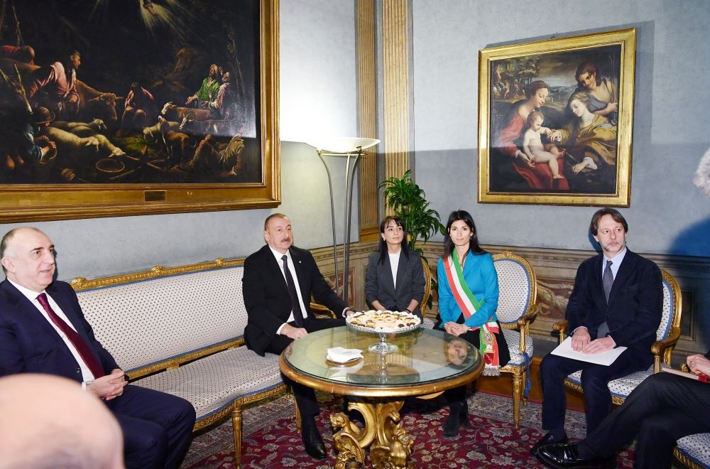 Prezident İlham Əliyev Roma şəhərinin meri ilə görüşüb (FOTO)