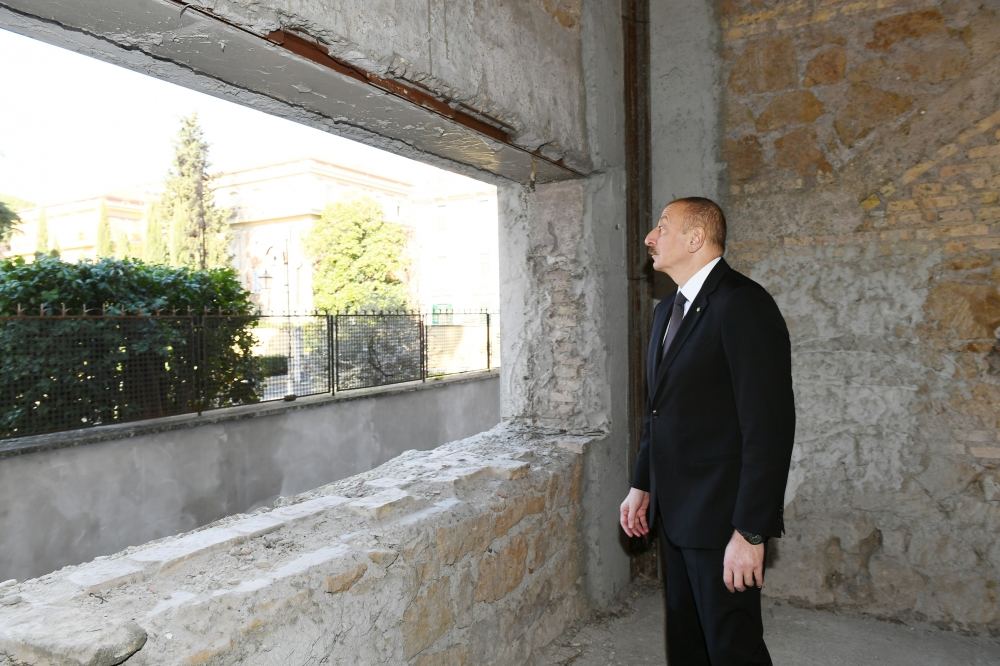 Prezident İlham Əliyev və birinci xanım Mehriban Əliyeva Romada Azərbaycan Mədəniyyət Mərkəzi üçün nəzərdə tutulan bina ilə tanış olublar (FOTO)
