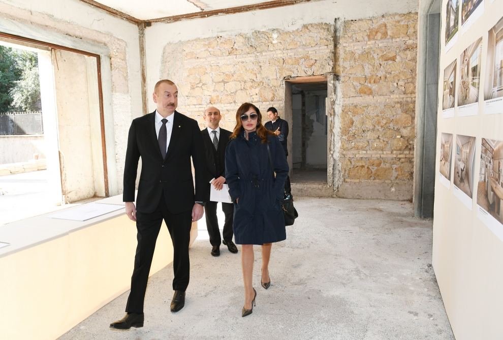 Prezident İlham Əliyev və birinci xanım Mehriban Əliyeva Romada Azərbaycan Mədəniyyət Mərkəzi üçün nəzərdə tutulan bina ilə tanış olublar (FOTO)