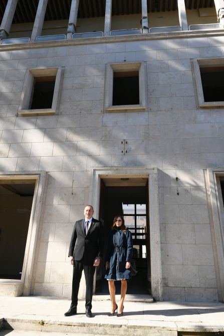 Prezident İlham Əliyev və birinci xanım Mehriban Əliyeva Romada Azərbaycan Mədəniyyət Mərkəzi üçün nəzərdə tutulan bina ilə tanış olublar (FOTO)
