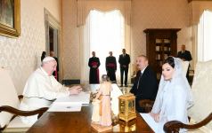 Azərbaycan Prezidenti İlham Əliyev Vatikanda Papa Fransisk ilə görüşüb (FOTO) (YENİLƏNİB)