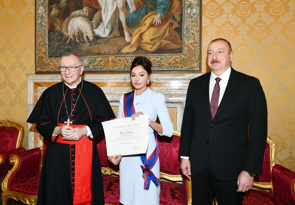Birinci vitse-prezident Mehriban Əliyeva Papa Cəngavər Ordeninin ən ali dərəcəsinə layiq görülüb (FOTO)