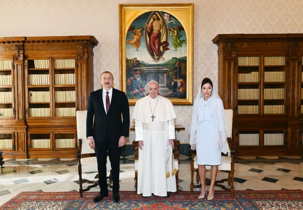 Azərbaycan Prezidenti İlham Əliyev Vatikanda Papa Fransisk ilə görüşüb (FOTO) (YENİLƏNİB)