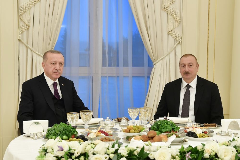 Prezident İlham Əliyev tərəfindən Türkiyə Prezidenti Rəcəb Tayyib Ərdoğanın şərəfinə ziyafət verilib (FOTO)