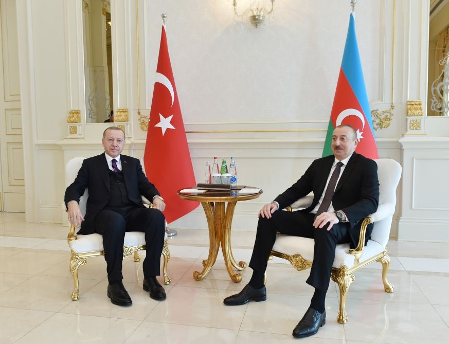 Azərbaycan Prezidenti İlham Əliyevin Türkiyə Prezidenti Rəcəb Tayyib Ərdoğan ilə təkbətək görüşü olub (FOTO) (YENİLƏNİB)