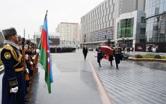 Prezident İlham Əliyev və birinci xanım Mehriban Əliyeva Xocalı soyqırımı qurbanlarının xatirəsini anım mərasimində iştirak ediblər (FOTO) (YENİLƏNİB)