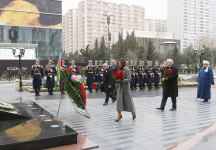 Prezident İlham Əliyev və birinci xanım Mehriban Əliyeva Xocalı soyqırımı qurbanlarının xatirəsini anım mərasimində iştirak ediblər (FOTO) (YENİLƏNİB)