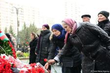 Azərbaycan ictimaiyyəti Xocalı soyqırımı qurbanlarının xatirəsini yad edir (FOTO)