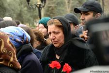 Azərbaycan ictimaiyyəti Xocalı soyqırımı qurbanlarının xatirəsini yad edir (FOTO)