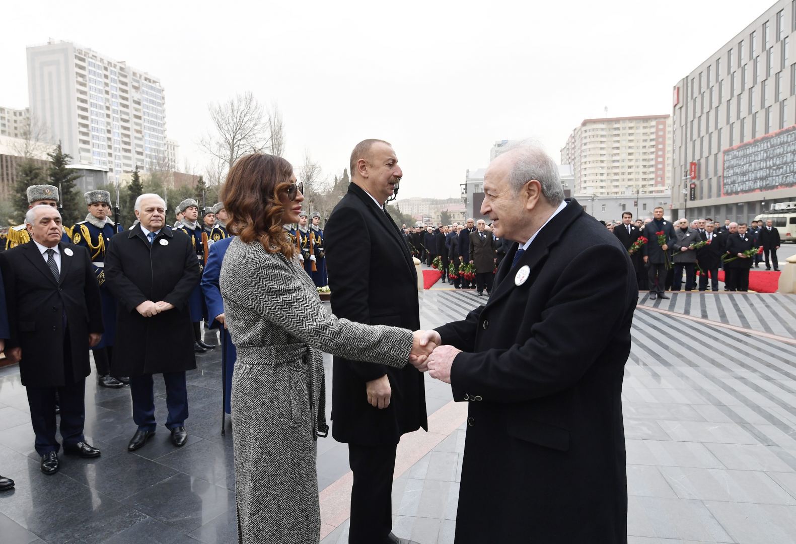 Prezident İlham Əliyev və birinci xanım Mehriban Əliyeva Xocalı soyqırımı qurbanlarının xatirəsini anım mərasimində iştirak ediblər (FOTO) (YENİLƏNİB)