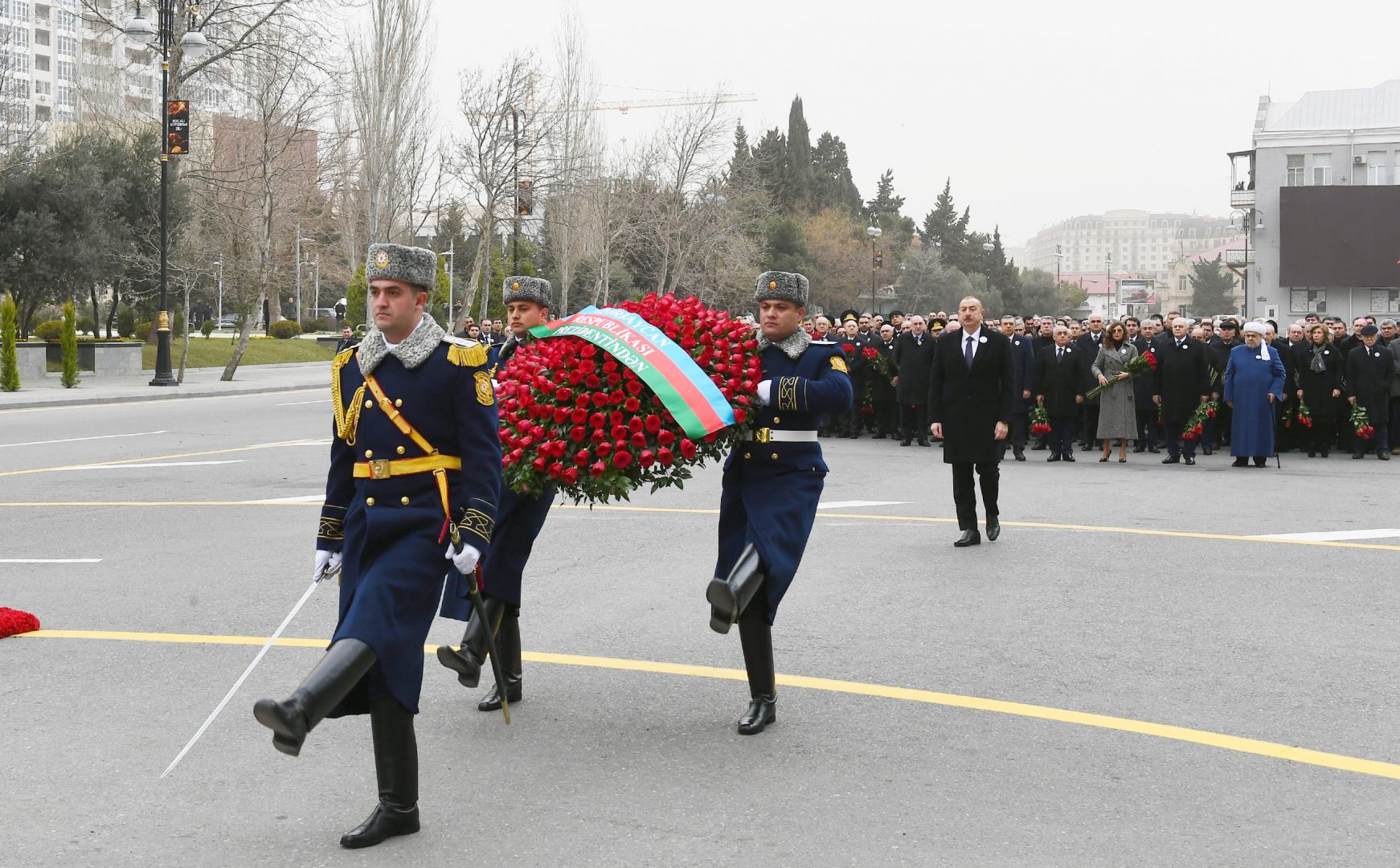Prezident İlham Əliyev və birinci xanım Mehriban Əliyeva Xocalı soyqırımı qurbanlarının xatirəsini anım mərasimində iştirak ediblər (FOTO) (YENİLƏNİB)