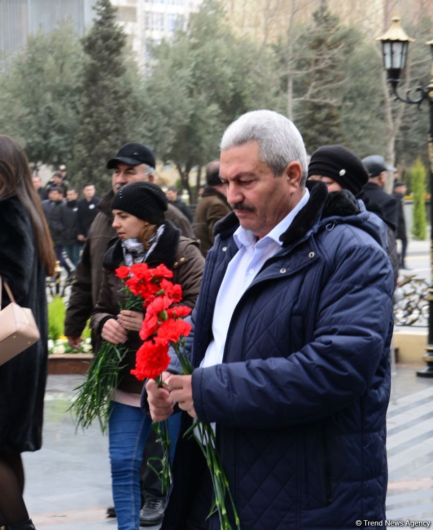 Azərbaycan ictimaiyyəti Xocalı soyqırımı qurbanlarının xatirəsini yad edir (FOTO)
