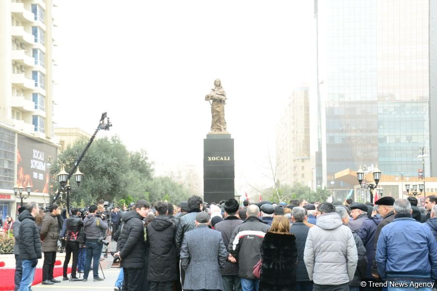 Azərbaycan ictimaiyyəti Xocalı soyqırımı qurbanlarının xatirəsini yad edir (FOTO)