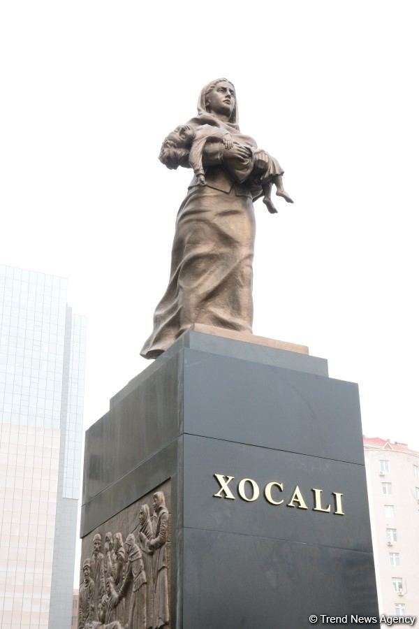 Azərbaycan ictimaiyyəti Xocalı soyqırımı qurbanlarının xatirəsini yad edir (FOTO)