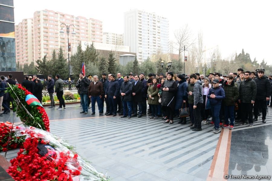Azərbaycan ictimaiyyəti Xocalı soyqırımı qurbanlarının xatirəsini yad edir (FOTO)
