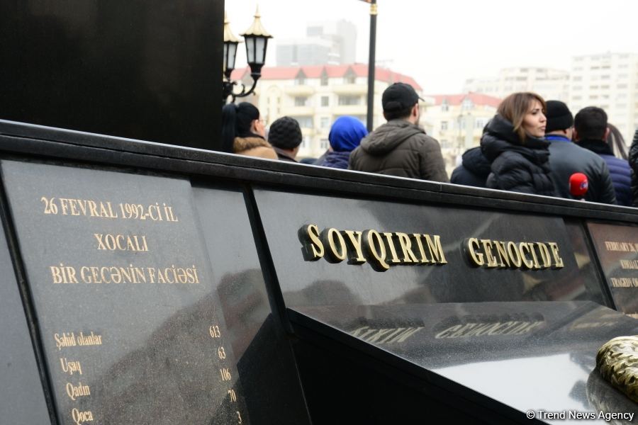 Azərbaycan ictimaiyyəti Xocalı soyqırımı qurbanlarının xatirəsini yad edir (FOTO)