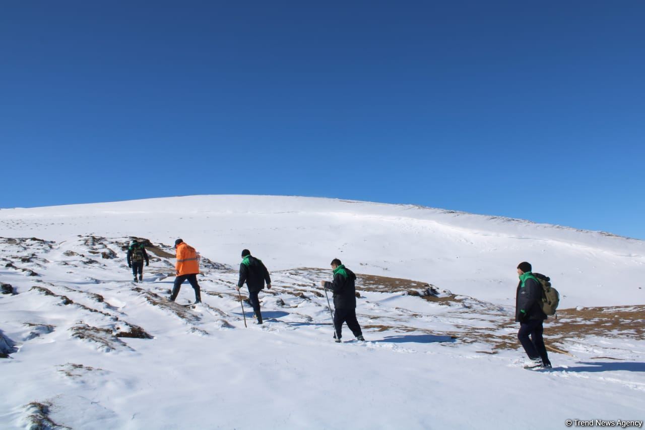 Yüksək dağlıq ərazilərdə qarölçmə işləri aparılır (FOTO)