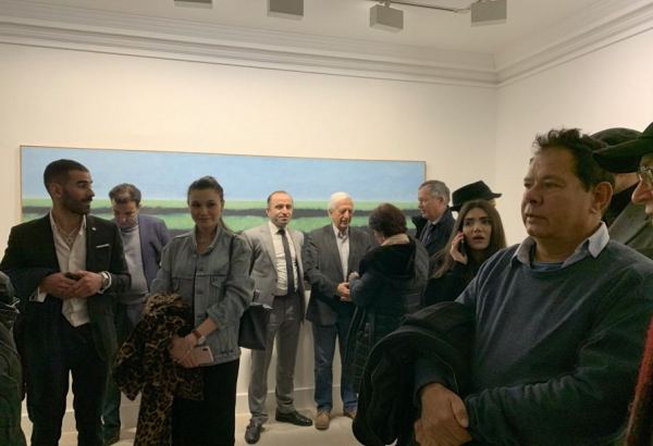 Londonda azərbaycanlı rəssamların əsərləri sərgilənir (FOTO)