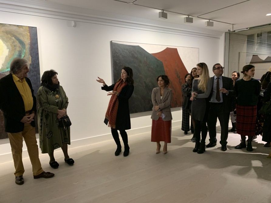 Londonda azərbaycanlı rəssamların əsərləri sərgilənir (FOTO)