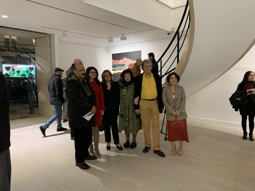 Londonda azərbaycanlı rəssamların əsərləri sərgilənir (FOTO)